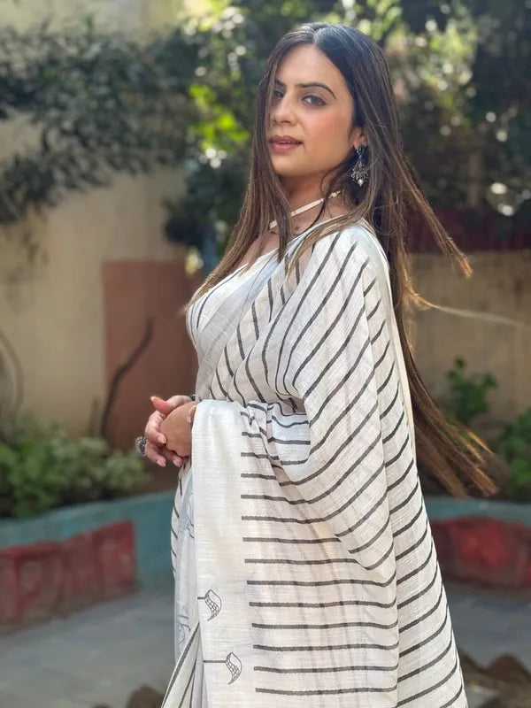 Attractive White Linen Digital Print Saree with Blouse Piece for Women