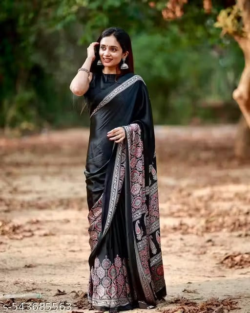 "Elegant Black Traditional Soft Silk Saree"