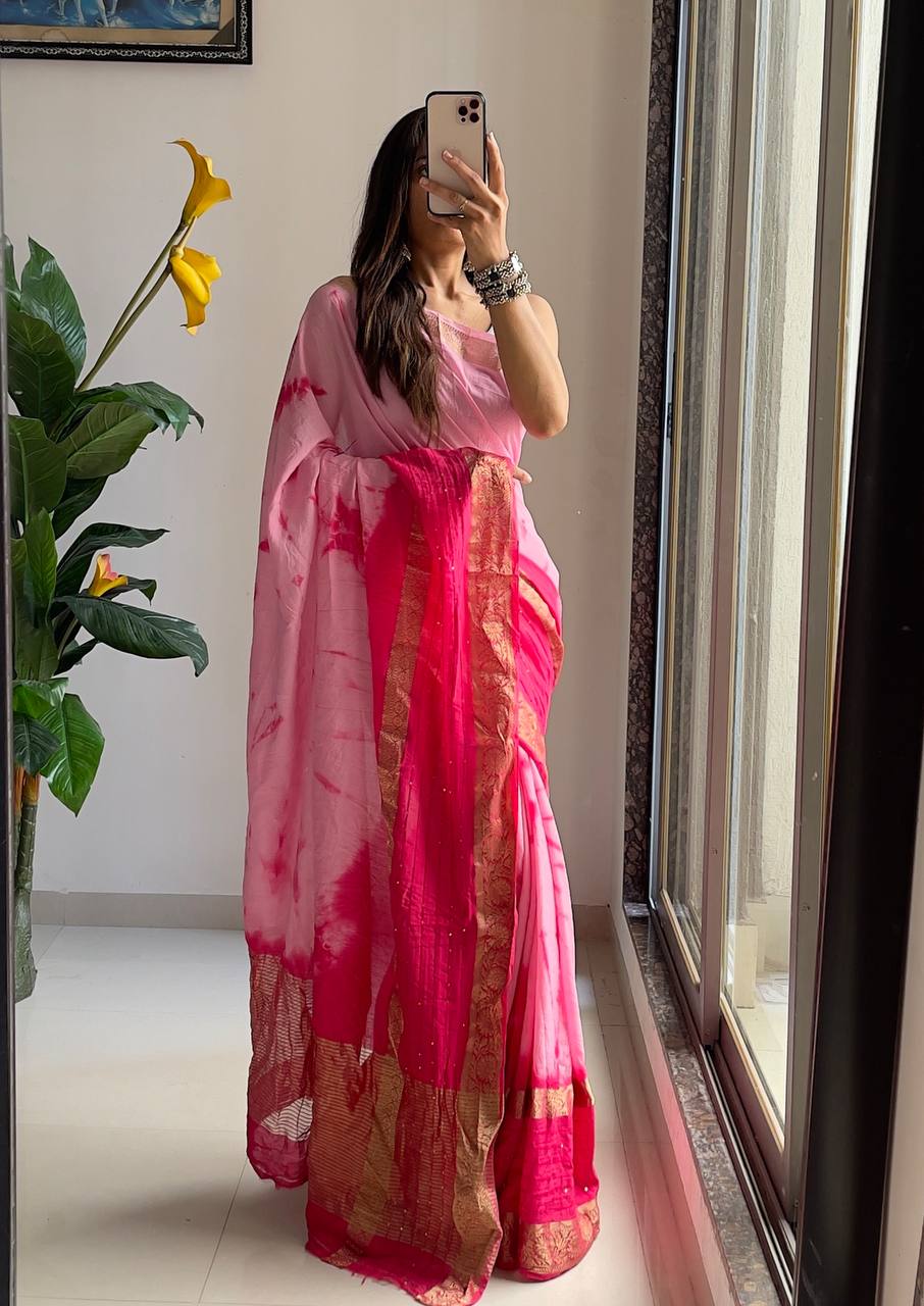 "Graceful Silk Saree with Intricate Zari Border"
